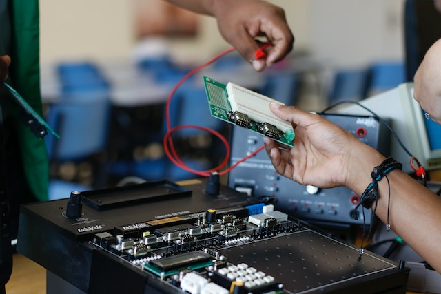 Teknik Servis,Kurumsal Bakım Anlaşmaları,Network Kurulumu,Web Sitesi Kurulum ve Bakım,Elektronik Güvenlik Sistemleri,IP Kameralar,Alarm Sistemleri Kurulumu,İnternet Kafe Sistem Kurulumu,Bilgisayar,Cep Telefon,Tablet,LCD Ekran ,LED Televizyon,HSC Elektronik
        Tamiri ve bakımı